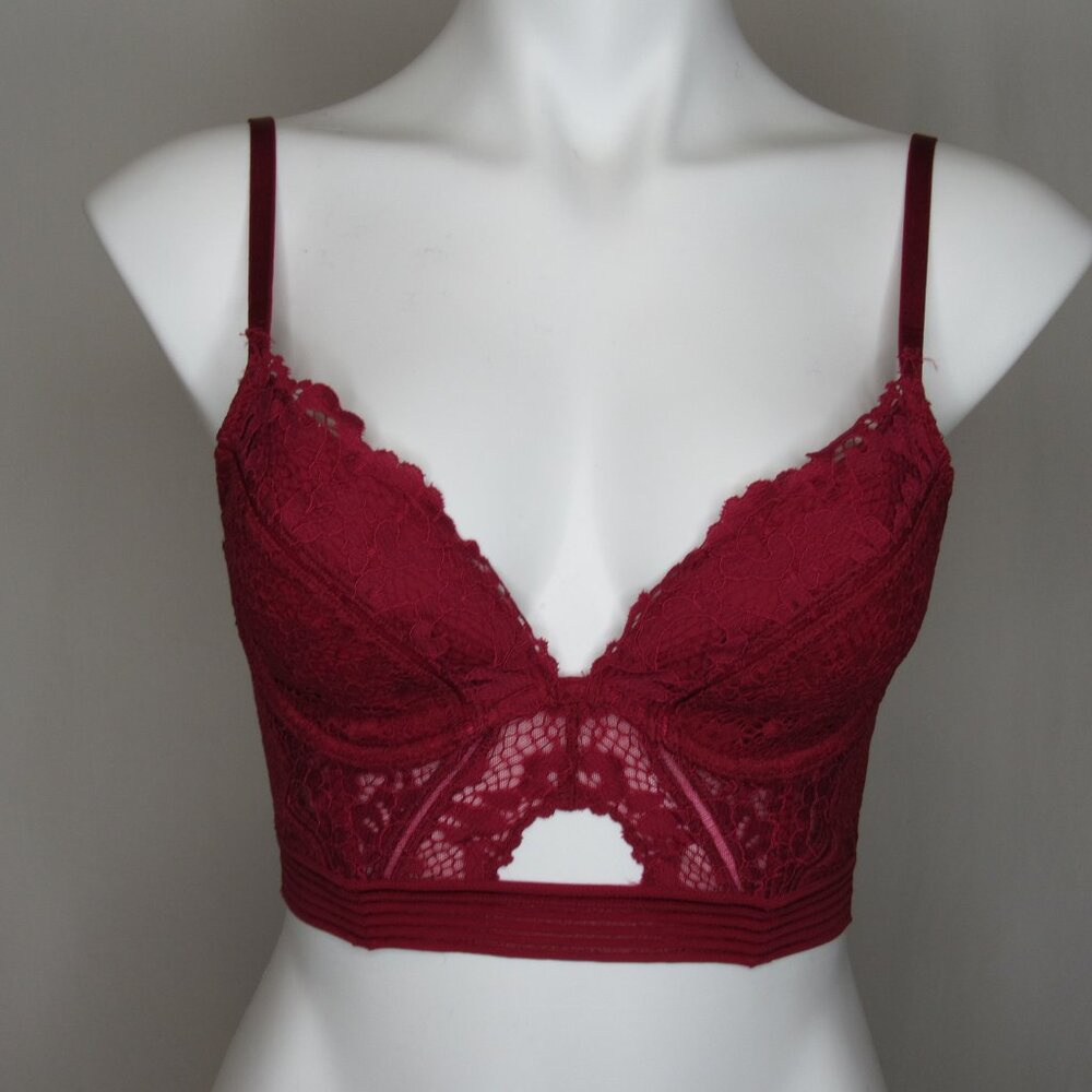 Elegant Lace Bralette in Deep Red - Picture 6 of 11